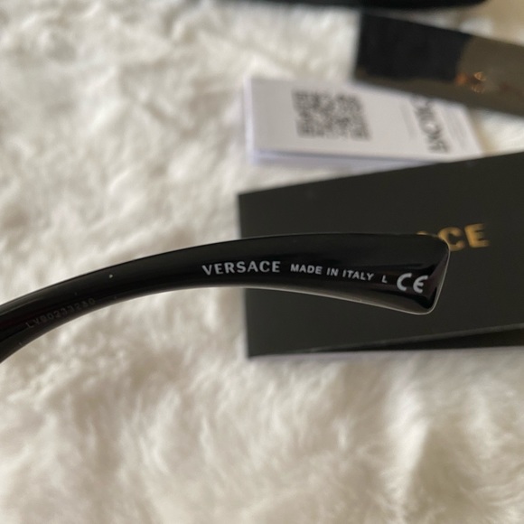 VERSACE SUNGLASSES 🔥BRAND NEW - Picture 3 of 5